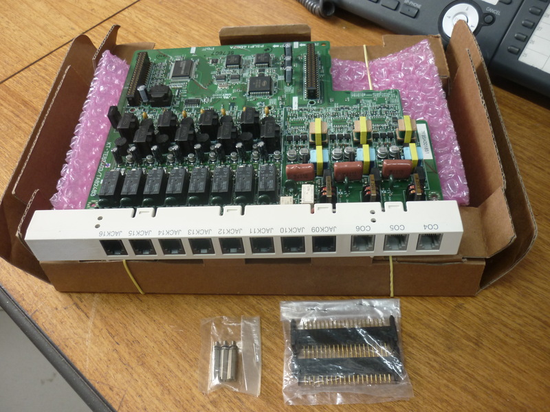 KX-TE 82483 X - Placa de Ampliação p/ 03 Troncos Analógicos e 08